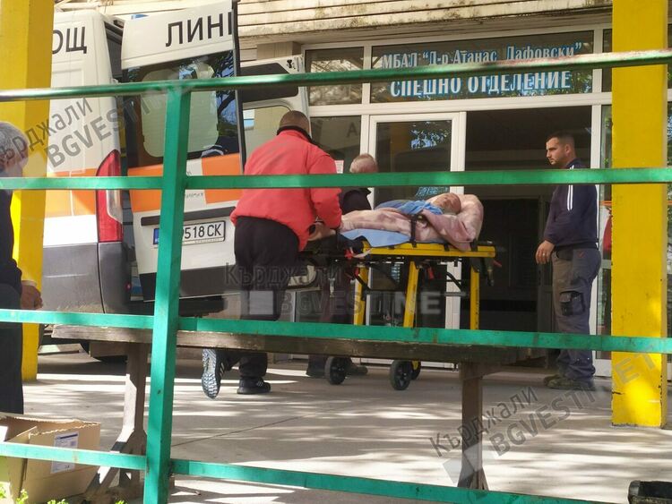  Удар между две коли до хотел „Ида”на изхода на Кърджали, пострадаха мъж и жена