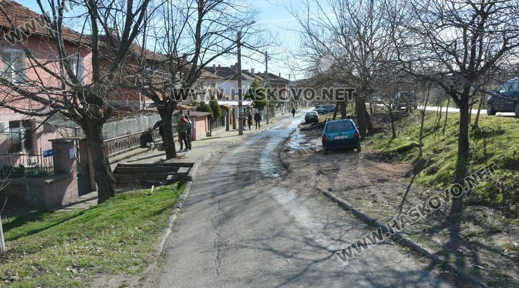 В Хасково се жалваха от пропадане на къщи, кал и локви заради подпочвени води