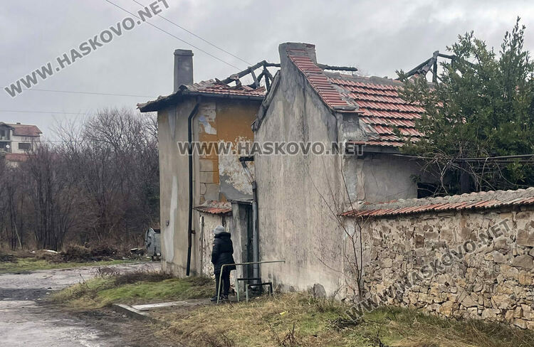 Семейство с три деца остана без дом след пожар