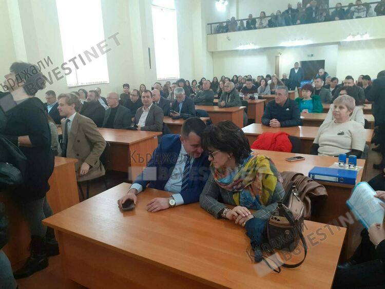 Нова стъпка към високотехнологична болница в Кърджали,подписаха договора за покупка на терена