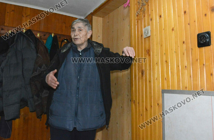 В Хасково се жалваха от пропадане на къщи, кал и локви заради подпочвени води