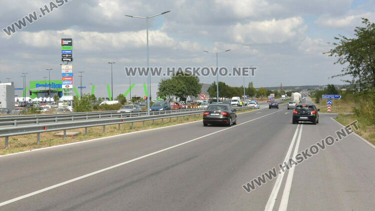 Светофар за 450 000 лв. ще има до „Холидей парк“, обявиха обществена поръчка