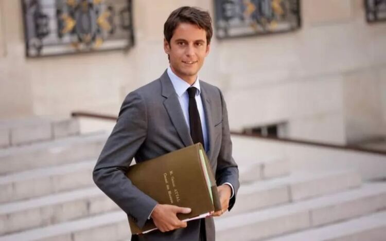 Габирел Атал стана най-младият премиер в историята на Франция, след като бе назначен на поста от президента Макрон