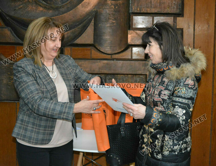 Наградиха най-активните читатели за 2023 г. в хасковската библиотека