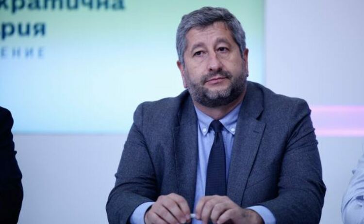 Христо Иванов пред OFFNews: Не си търся нова работа - като евродепутат или еврокомисар