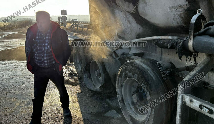 Циментовоз се запали на магистралата между Хасково и Пловдив