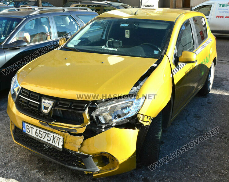 Три коли катастрофираха на кръстовището на „Дунав“ и „Георги Кирков“