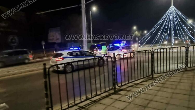 Катастрофа затрудни движението на входа на Хасково 