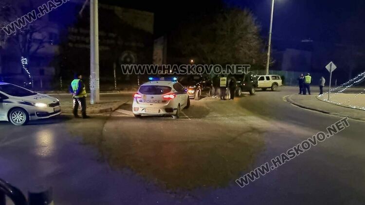 Катастрофа затрудни движението на входа на Хасково 