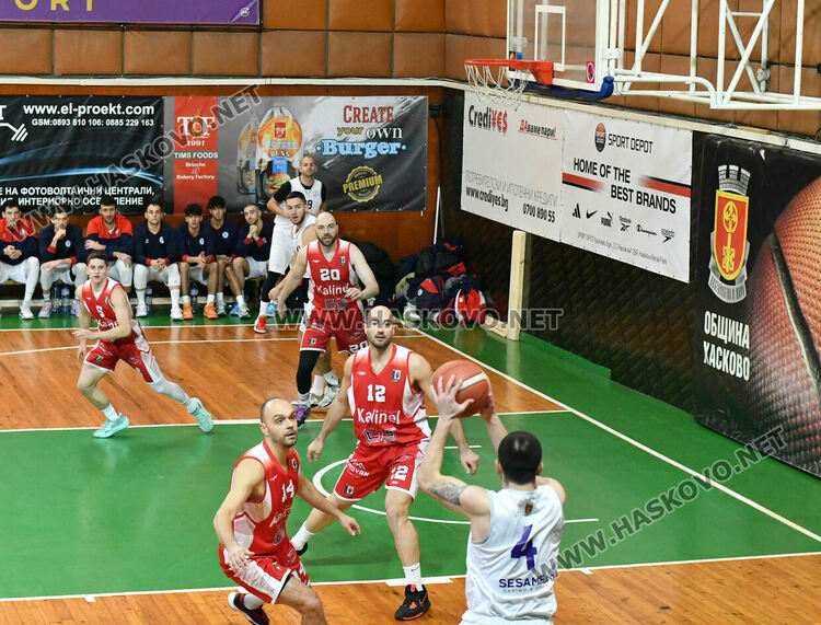 Баскетболистите на „Хасково“ се върнаха към победите след успех над „Чавдар“