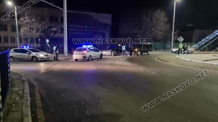 Катастрофа затрудни движението на входа на Хасково 