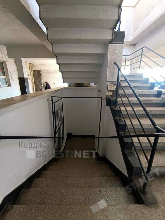 Премахнаха автомата на входа на тоалетната на Автогарата,  който гълташе монетите на пътниците