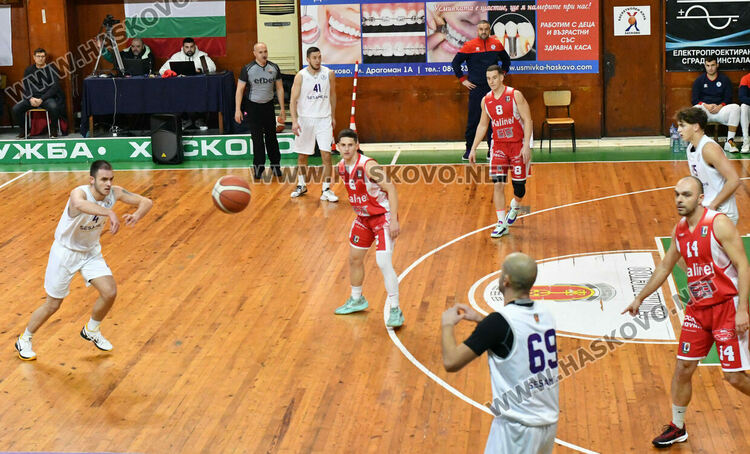 Баскетболистите на „Хасково“ се върнаха към победите след успех над „Чавдар“