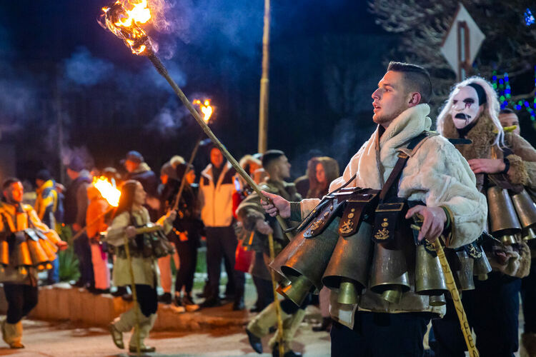 Магията на Сурва 