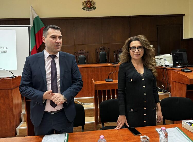 23 съдебни заседатели положиха клетва и преминаха обучение