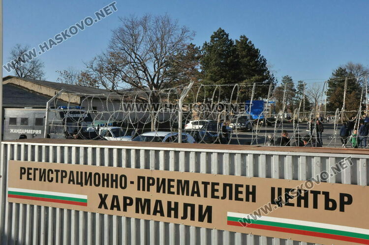 20-годишен пострада при сбиване в бежанския център, задържаха двама сирийци