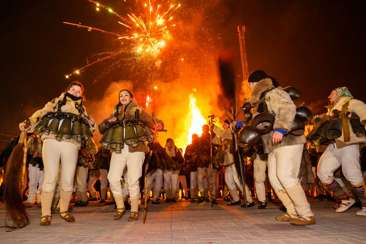 Магията на Сурва 