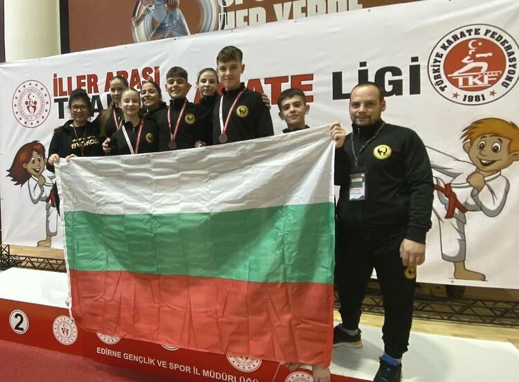 Сребро и три бронза за каратеките от “Възход“ на Международния турнир в Турция