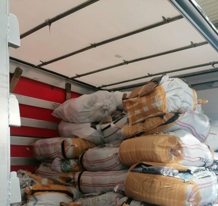 115 колета дрехи менте за Германия са спрени на пункта“ Капитан Андреево