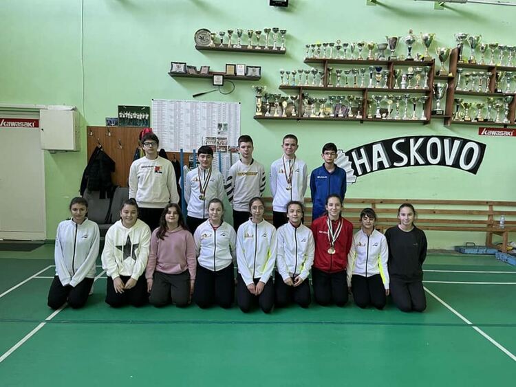 Отлично се представиха първомайските бадминтонисти в Зона Южна България