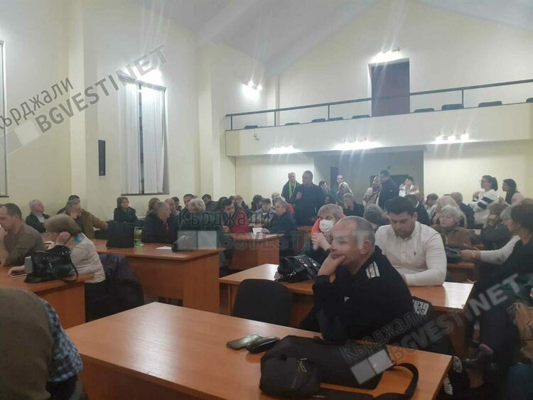 Община Кърджали има готовност да поддаде жалби до МРРБ за всички 35 неодобрени за саниране блокове