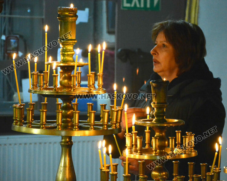 Най-възрастният отец в Хасковска духовна околия Антоний почерпи за имения си ден и пожела здраве на всички миряни