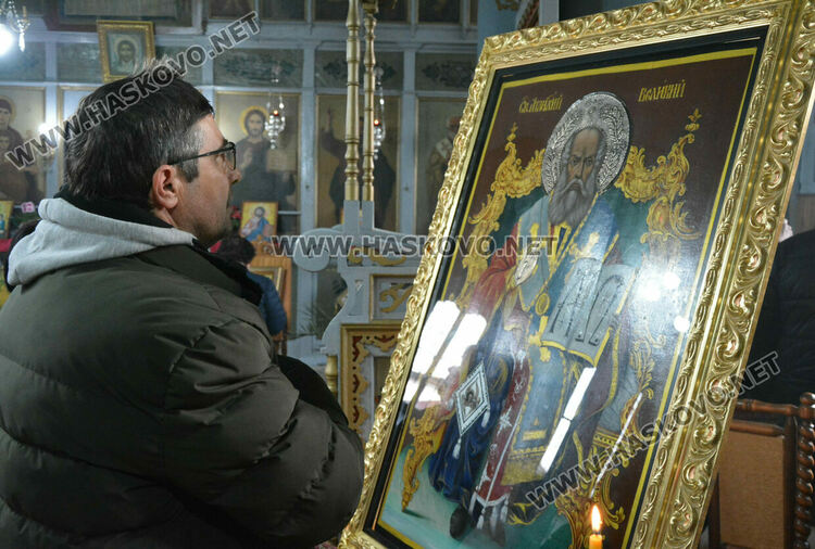 Митрополит Киприан и епископ Исаак отслужиха литургия на Атанасовден в Харманли