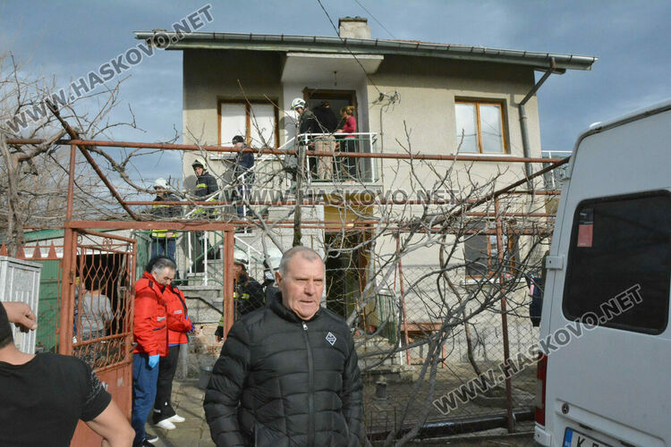 Запален комин вдигна на крак пожарникари, полицаи и медици