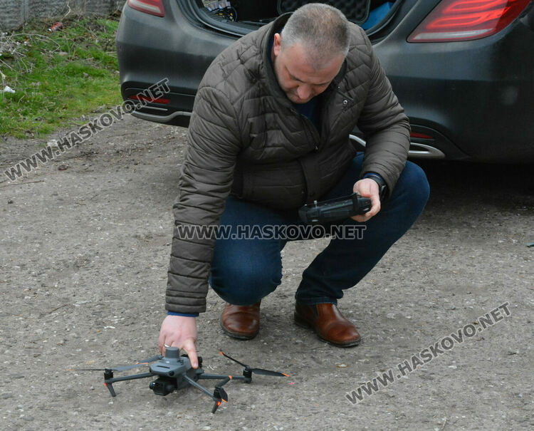 Експерти оглеждат терен в Хасково, определен сред 20-те в страната за кацане на медицински хеликоптери