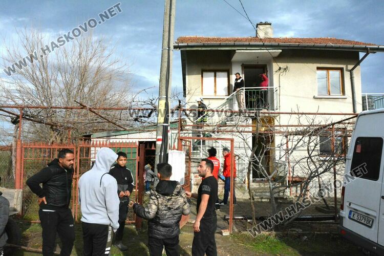 Запален комин вдигна на крак пожарникари, полицаи и медици