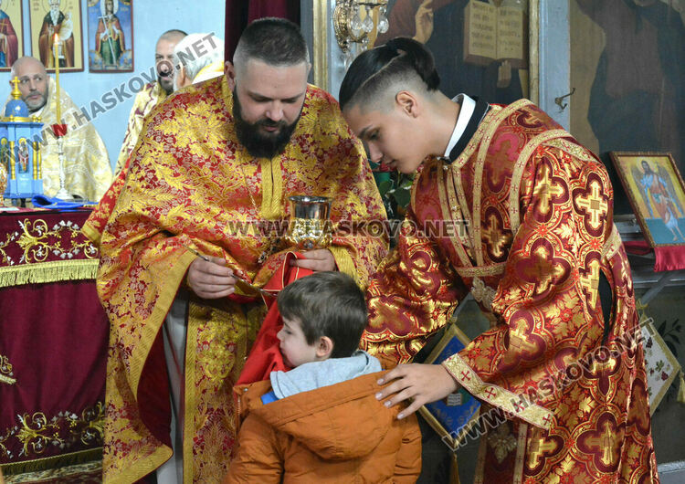 Митрополит Киприан и епископ Исаак отслужиха литургия на Атанасовден в Харманли