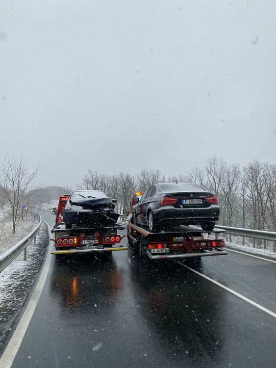 Катастрофа при крумовградското село Карамфил заради мократа пътна настилка,движението е затруднено