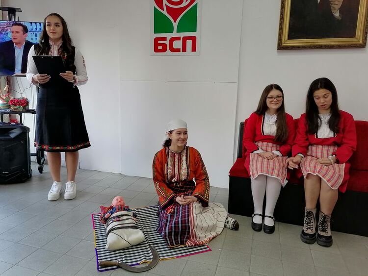 Социалистите в Кърджали празнуват Бабинден