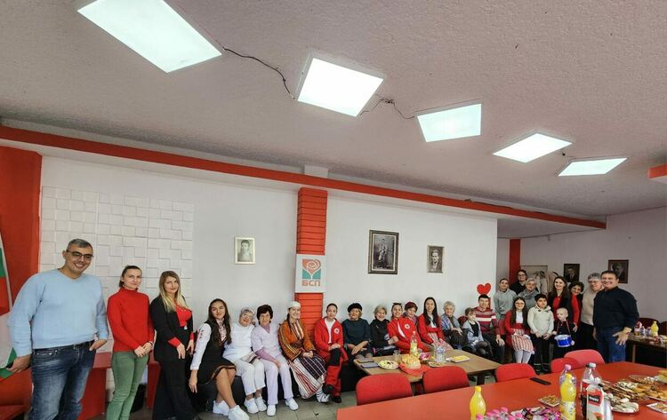 Социалистите в Кърджали празнуват Бабинден