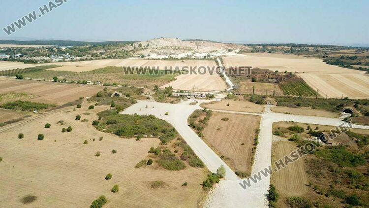 Предлагат между 5 и 1000 лв. такса за използване на общинско летище Узунджово 