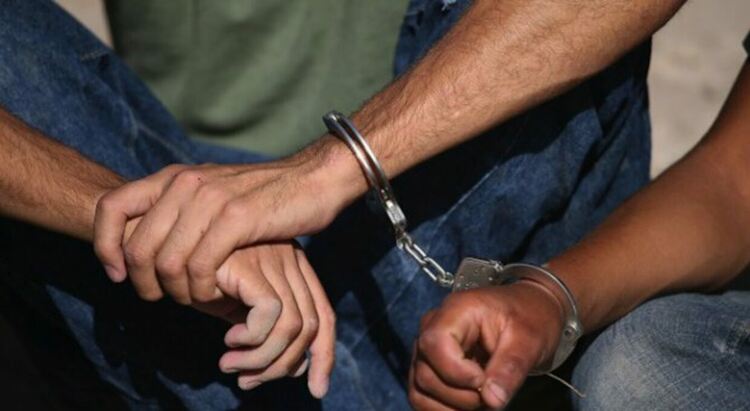 34-годишен мъж е арестуван за блудство с деца на 5 и 7 години