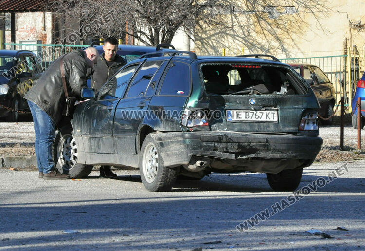Джип и БМВ се удариха в Хасково, размина се с леко пострадал