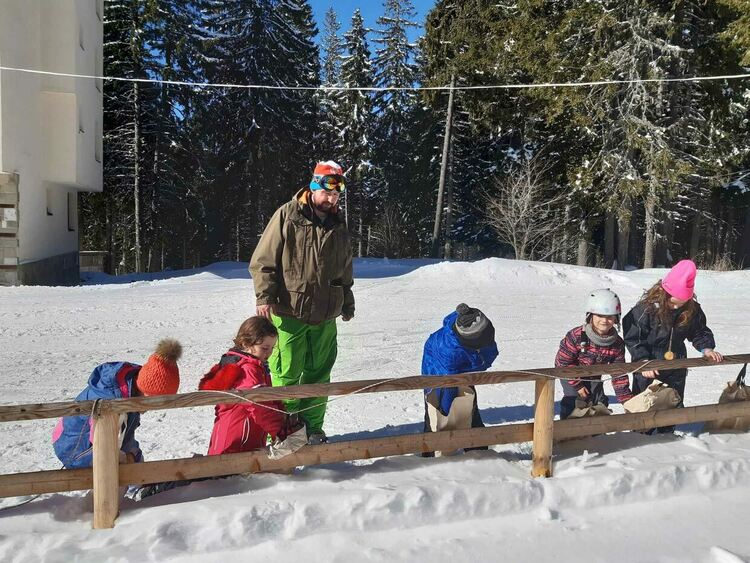 Млад горски инженер учи децата на &bdquo;Горска педагогика&ldquo;