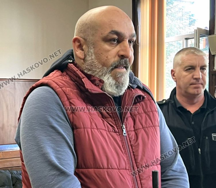 Шофьорът на камиона с пожарогасители, натъпкани с хероин, нямал идея какво вози