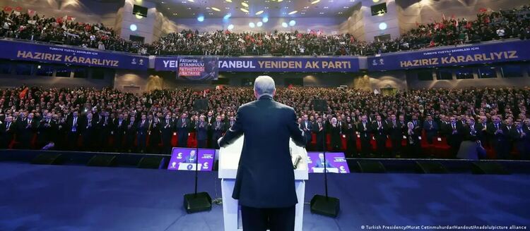 Ердоган иска да си върне и Истанбул, където в момента управлява опозицията