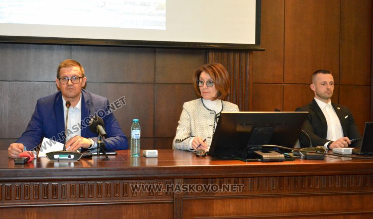 Парите за култура и летище „Узунджово“ в центъра на дебата при общественото обсъждане на новия бюджет на Хасково