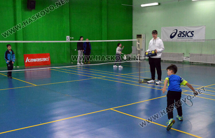  Над 100 деца участват на турнир по бадминтон в Хасково