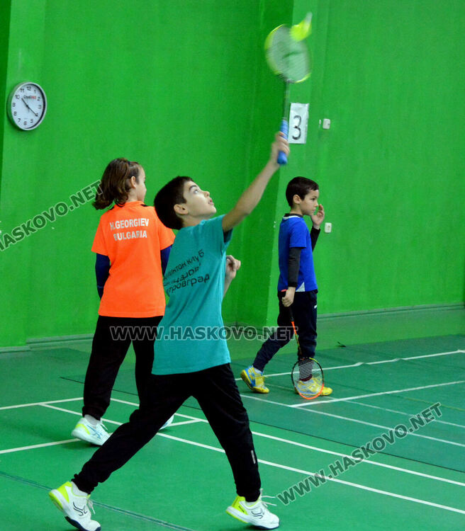  Над 100 деца участват на турнир по бадминтон в Хасково