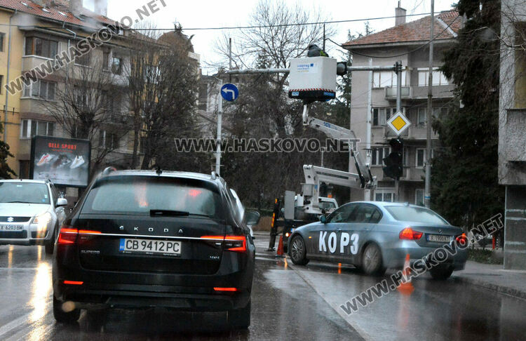 Подменят светофарите на възлови булеварди с модерни и енергоспестяващи съоръжения
