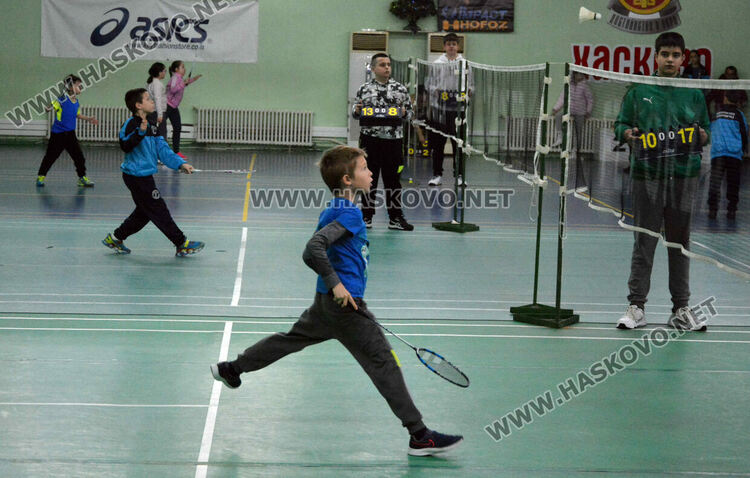  Над 100 деца участват на турнир по бадминтон в Хасково