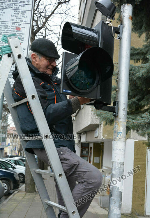 Подменят светофарите на възлови булеварди с модерни и енергоспестяващи съоръжения