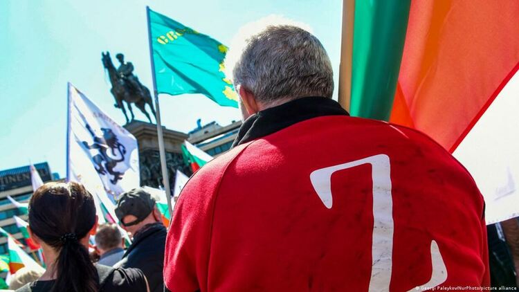 Днешните български радикали - хитреци в рамките на системата