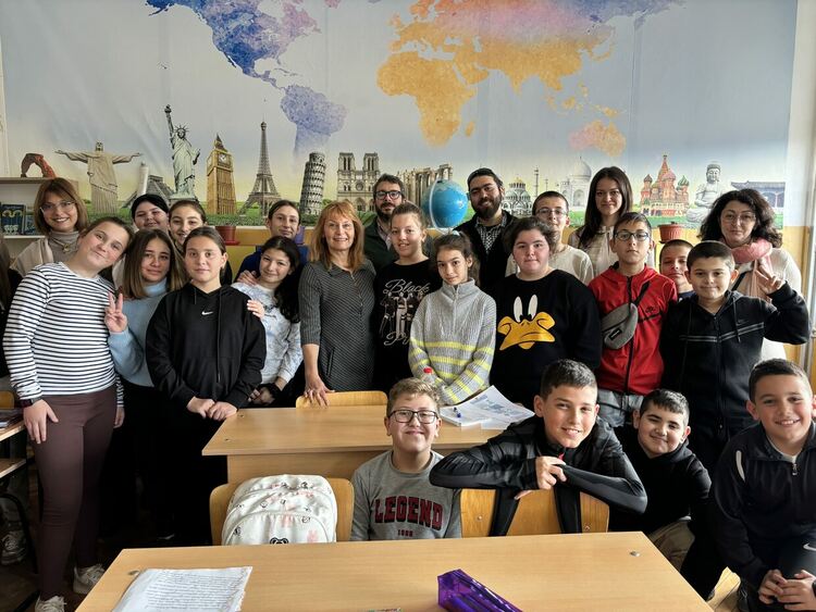 Обучават педагози от „Кирил и Методий“ по програмата „Училище за пример“