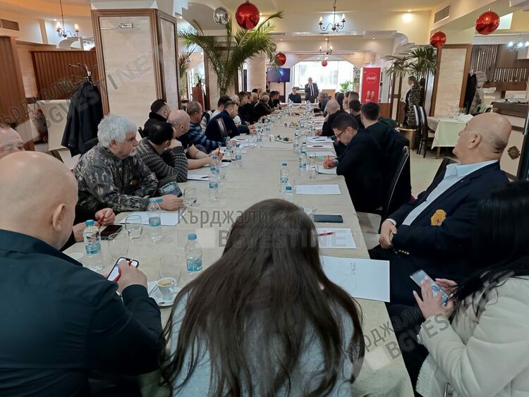 КРИБ в Кърджали постави началото на традиционни срещи с кмета,Ерол Мюмюн-стягайте се,ще мирише на асфалт!