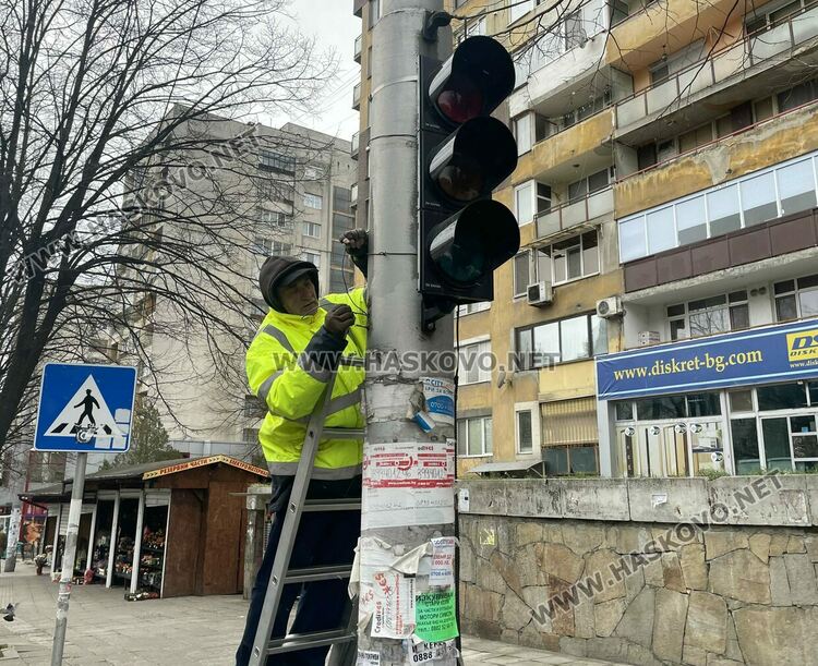 Продължава подмяната на светофари в Хасково
